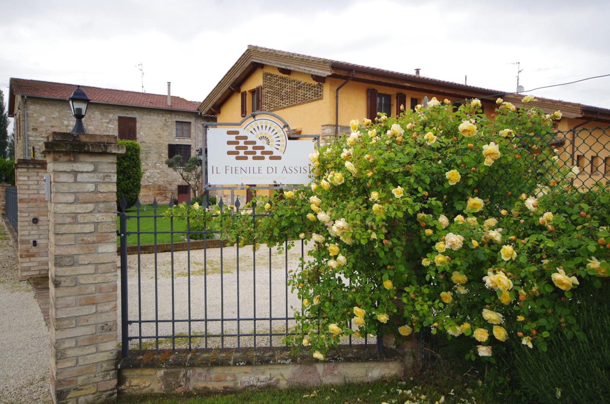 Il Fienile Di Assisi Villa ภายนอก รูปภาพ