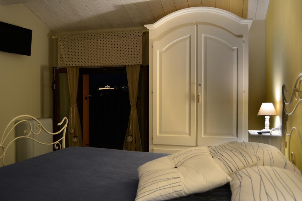 Il Fienile Di Assisi Villa ภายนอก รูปภาพ